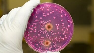 Pathological exhaust in men when excited